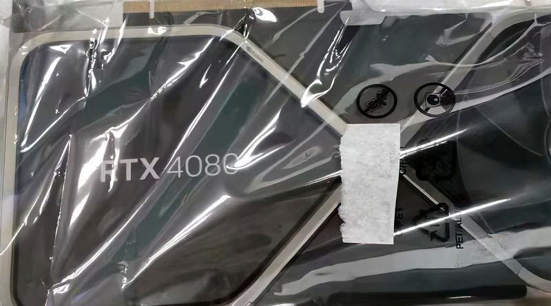 Presunta GeForce RTX 4080 Founders Edition appare in uno scatto: foto vera o fake?