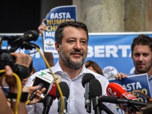 “Basta con i tecnici, è il tempo della buona politica”. Salvini suona la carica