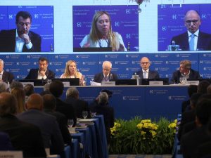 Sanzioni alla Russia, Pnrr, tasse: è scontro tra i big a Cernobbio