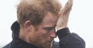Regina Elisabetta morta, il principe Harry è arrivato a Balmoral da solo: non lo hanno aspettato per l’annuncio