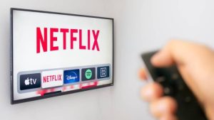 Netflix in crisi, tagli al personale e nuovi contenuti
