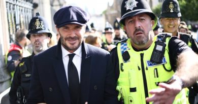 David Beckham in fila per 12 ore per l’ultimo saluto alla regina