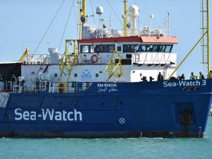 “Gravi carenze tecniche a bordo”. Fermo amministrativo per la Sea Watch 3