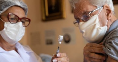 La dose di richiamo dei vaccini aggiornati contro le sottovarianti di omicron potrà essere somministrata a tutte le persone con più di 12 anni che ne facciano richiesta