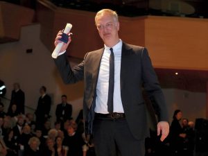 “È l’erede di Mussolini”. L’ultima follia di Scurati sulla Meloni