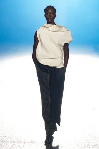 Issey Miyake Primavera 2023 Pronto per l’uso