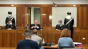 Processo nuova mala del Brenta, imputato sfregia altro membro della banda in aula