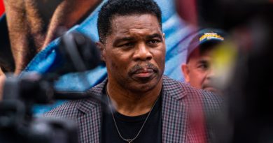 “È solo curiosità”: Incontro con il giornalista che si nasconde dietro le bombe di Herschel Walker