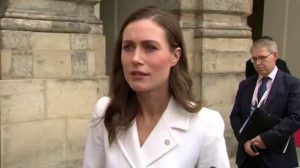 Sanna Marin: “La via per uscire dal conflitto? Una sola, che la Russia lasci l’Ucraina”