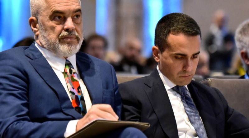 Vaccini, il primo ministro albanese: “Con Di Maio abbiamo fatto contrabbando all’insaputa di Pfizer”