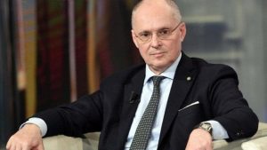 Ricciardi: “Troppi ritardi: Italiani vaccinatevi”