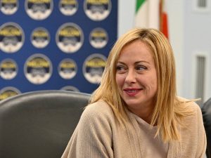 Il gelo tra i tre leader. Salvini sente Meloni: “Così tutto difficile”. Mef, Giorgetti si sfila: “Non è il mio posto”