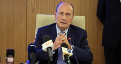 Sicilia, Schifani si insedia come presidente e omaggia Berlusconi: “Anche lui ha governato con i guai giudiziari. Non mi farò intimidire”