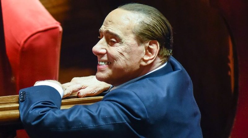 Berlusconi rivela: “Con Putin scambio di regali e lettere, rapporti riallacciati”. Fi smentisce. Rampelli (FdI): “Con Mosca solco incolmabile”