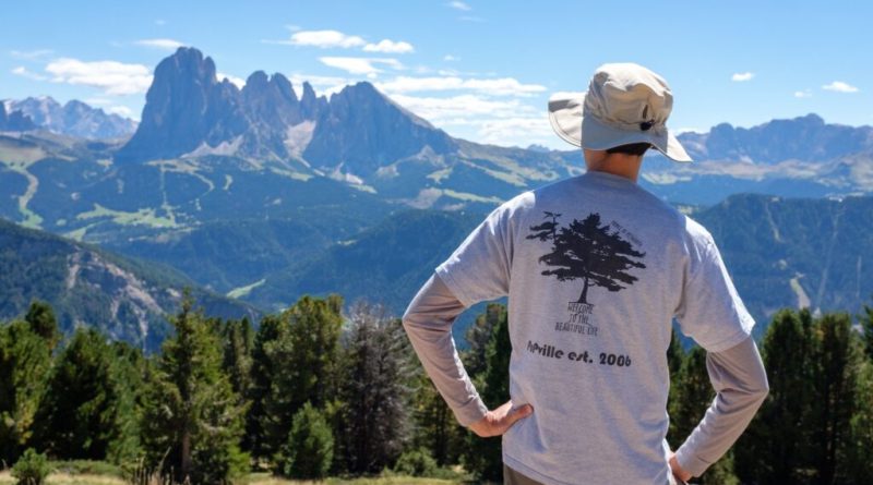 Breaking news: Le T-shirt di PoPville continuano a viaggiare per il mondo: Italia e Alaska – PoPville