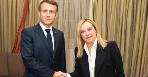 Nucleare, la Francia vuole rientrare dalle perdite: il settore non interessa più nessuno. Tranne l’Italia