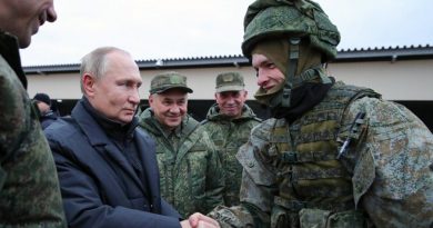 Esercitazione russa su “un attacco nucleare massiccio”, presente anche Putin: “Pronti a rispondere in caso di offensiva del nemico”