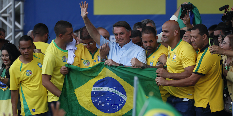 La destra brasiliana si è presa la maglia della nazionale di calcio