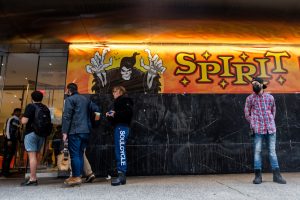 I meme dello spirito di Halloween portano lo spirito di Halloween