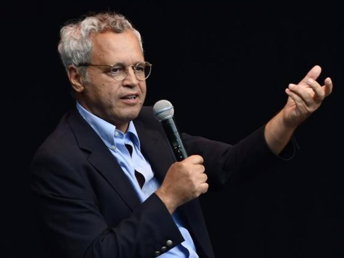 “L’Inter non ha niente da dire?”. L’ira di Mentana dopo i fatti di San Siro