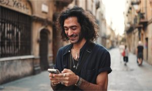 Breaking news: Una penetrazione degli smartphone superiore al 90% crea risultati diversi in Spagna e Italia – PYMNTS.com