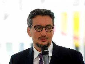 Rivincita della tradizione. Ferrero batte Zuckerberg