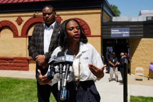 Perché i democratici stanno iniziando a farsi prendere dal panico per una corsa alla Camera di Pittsburgh tipicamente azzurra