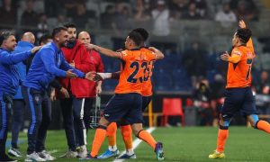 Conference League: AZ e Basilea qualificate grazie agli ‘interisti’ Odgaard e Males. LIVE: in campo Nizza, West Ham e Villarreal
