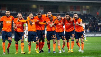 Conference League, il Basaksehir di Emre vola agli ottavi: 3-1 agli Hearts