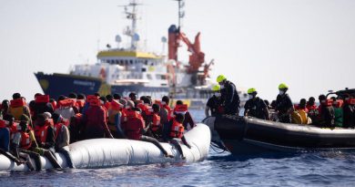 Qual è la situazione delle navi con i migranti al largo della Sicilia?