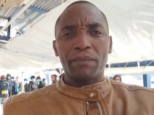 Soumahoro fa la predica dalla nave. E il Pd s’impunta: “Scelte illegittime sui migranti”