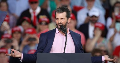 Donald Trump Jr, in corsa per il titolo di più spregevole del mondo, continua ad attaccare John Fetterman per aver avuto un ictus