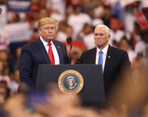 Mike Pence si auto-incorona eroe del 6 gennaio nella lettera di rottura più bella del mondo indirizzata a Trump
