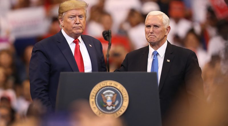 Mike Pence si auto-incorona eroe del 6 gennaio nella lettera di rottura più bella del mondo indirizzata a Trump