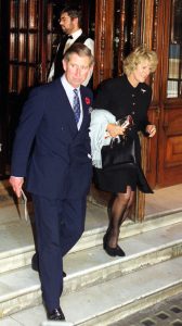 The Crown: il Camillagate, la telefonata illecita tra Carlo e Camilla che sconvolse il mondo
