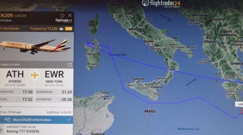 Passeggero sospetto su volo Emirates Atene-New York. L’aereo sui cieli italiani torna in Grecia scortato da jet militari