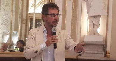 Campania, il consigliere regionale dei Verdi Borrelli investito “di proposito” sotto casa. La questura alza il livello di protezione