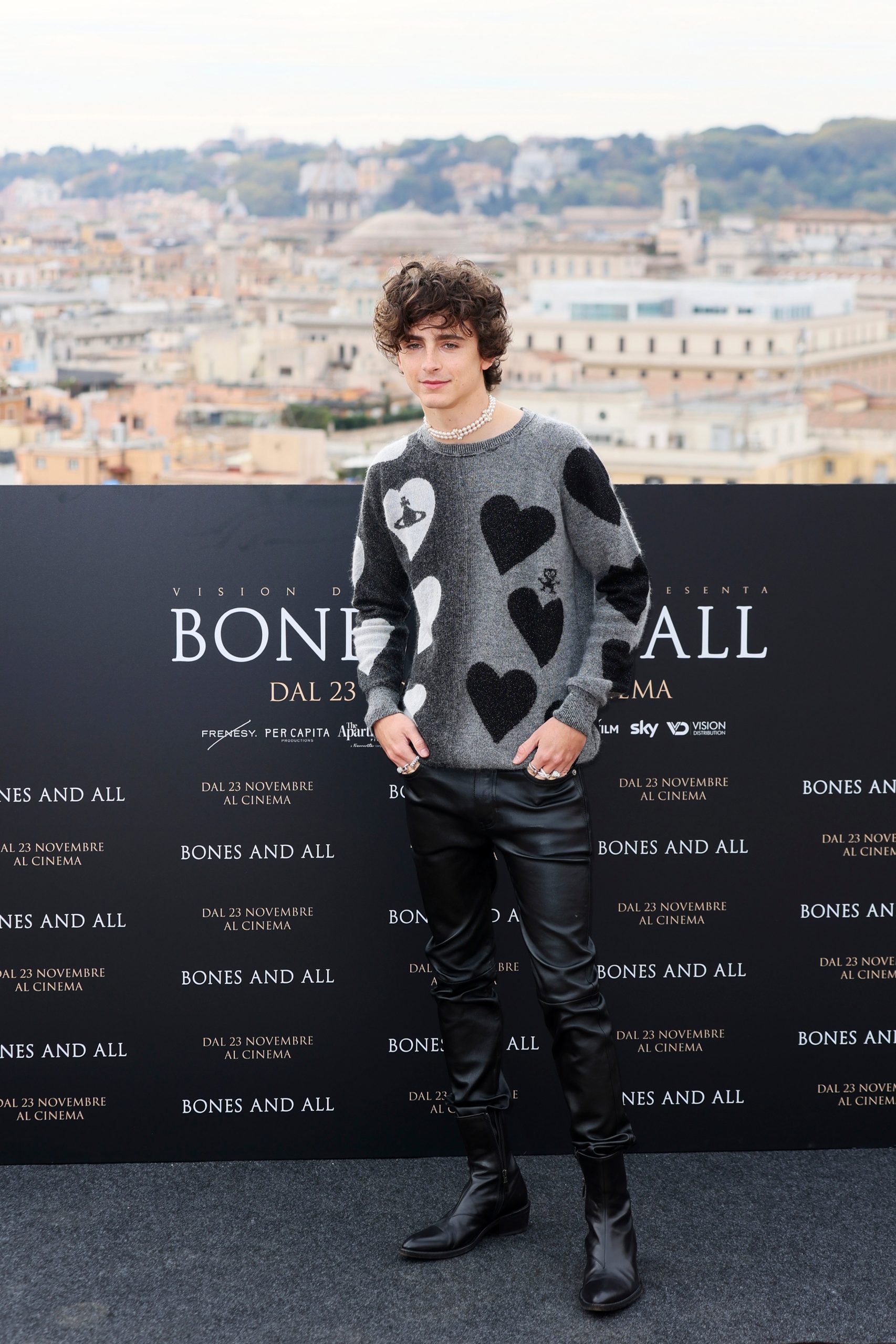 Timothée Chalamet è nella sua era emo