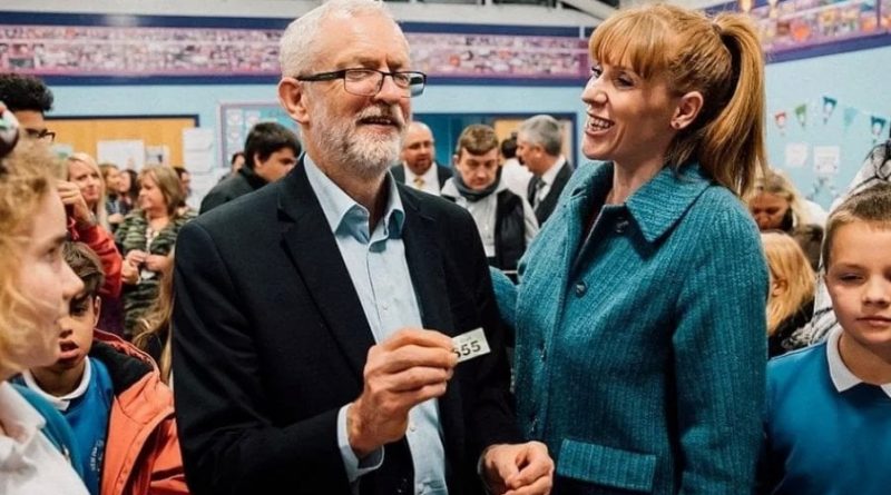 Parolacce, carisma tra i lavoratori e nessun tabù sulla chirurgia estetica: chi è Angela Rayner, vice leader dei laburisti inglesi