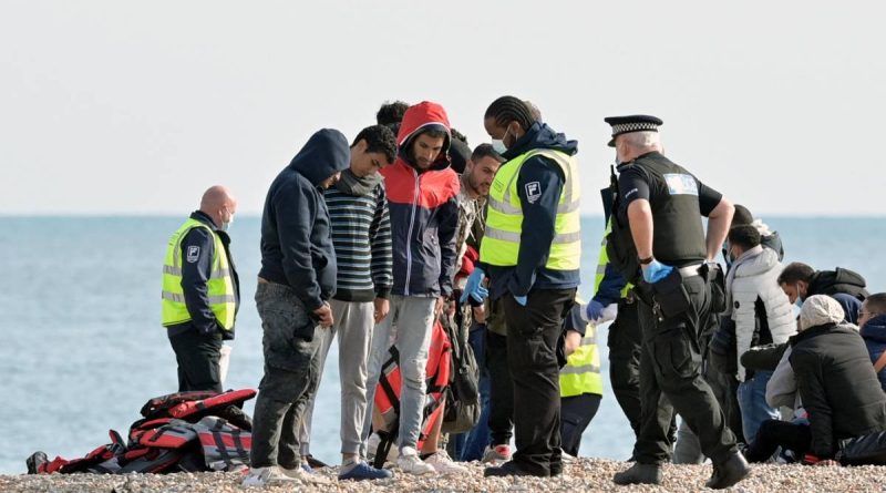 “Li lasciò morire”: l’inchiesta che smaschera l’ipocrisia francese sui migranti