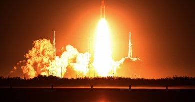 Artemis 1 nella storia: dopo tre rinvii, il razzo diretto verso la Luna | Video Il momento del lancio