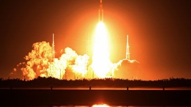 Artemis 1 nella storia: dopo tre rinvii, il razzo diretto verso la Luna | Video Il momento del lancio