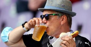 Il Qatar vieterà la birra negli stadi dei Mondiali di calcio