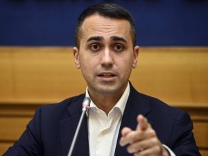 Dalla Farnesina alla Lega: no all’incarico Ue a Di Maio