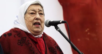 È morta a 93 anni Hebe de Bonafini, co-fondatrice e leader delle Madri di Plaza de Mayo