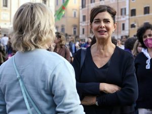 “Incomprensibile”. Boldrini contro Meloni anche sulla tampon tax