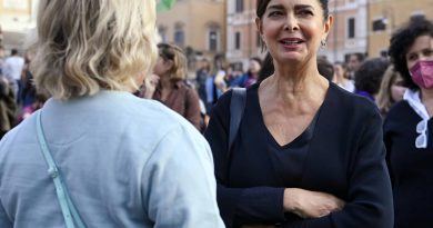 “Incomprensibile”. Boldrini contro Meloni anche sulla tampon tax