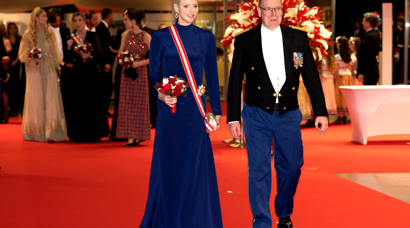 La Principessa Charlene torna trionfante alla celebrazione della Festa Nazionale di Monaco