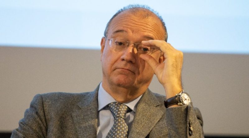 “Immorale il reddito di cittadinanza chi non completa l’obbligo scolastico”: il ministro Valditara vuole lo stop per 140mila giovani