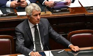 Ministro dello Sport: “Nessuna rateizzazione dei debiti, le squadre si assumono le responsabilità”.